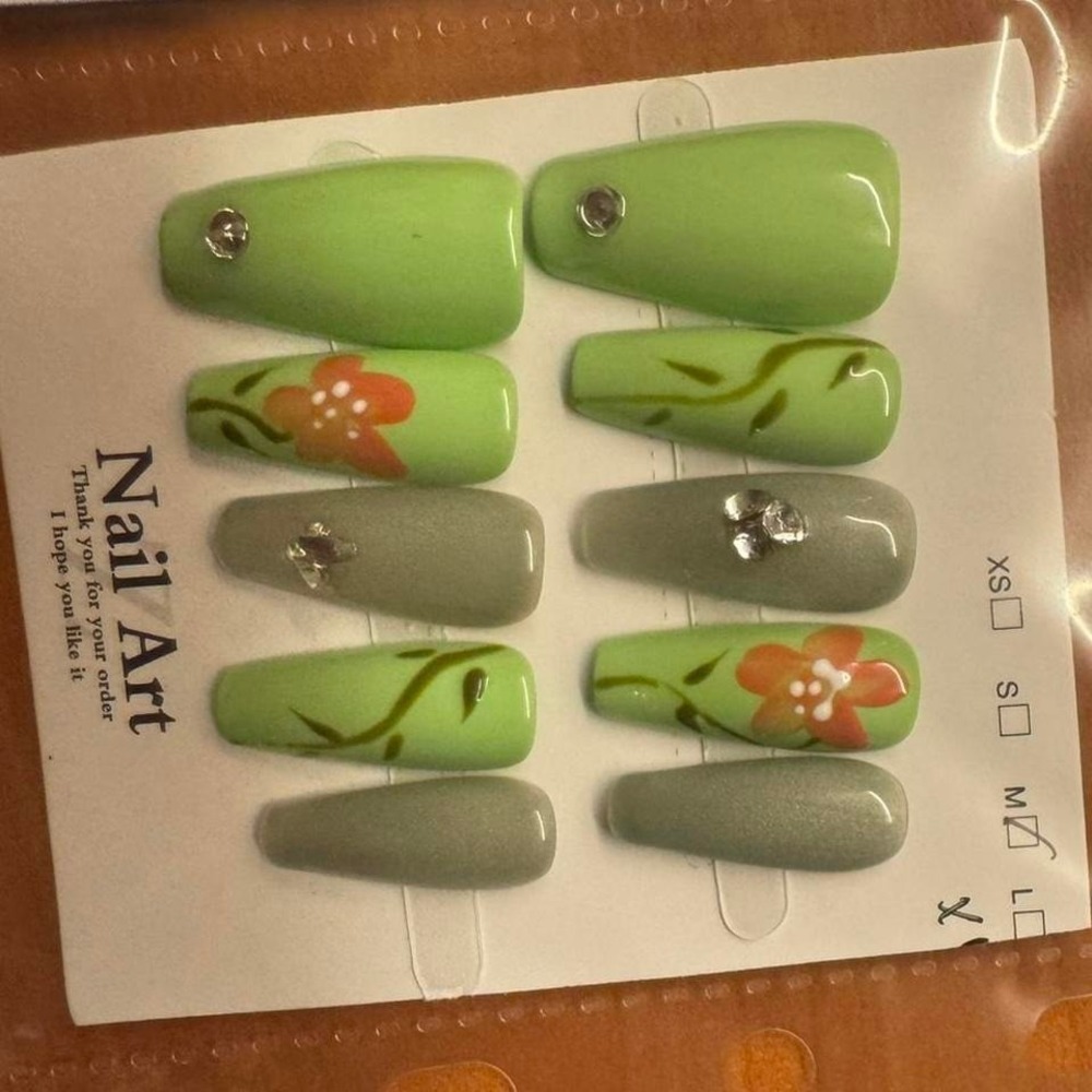 Green Flower Press On Nails Rhinestone Accent Square Tip Full Set‎